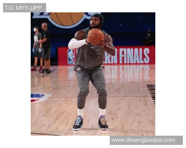 双色鞋足球鞋的风靡与球星穿搭分析:谁是这一趋势的引领者 双色鞋足球鞋的风靡与球星穿搭分析:谁是这一趋势的引领者