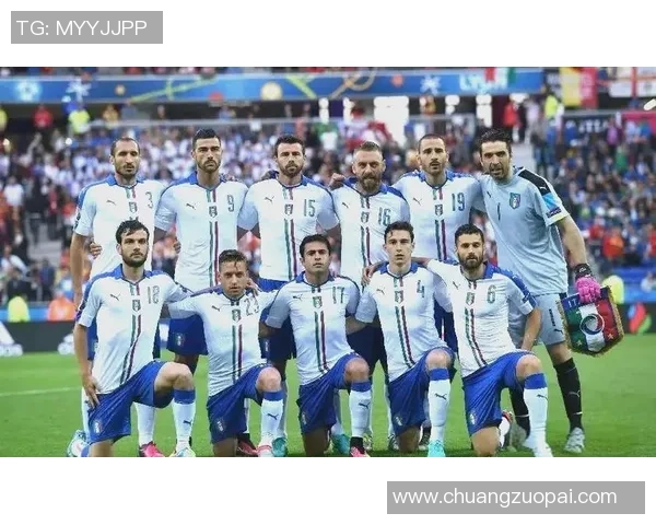 意大利足球巨星高清大图展现精彩瞬间与非凡技艺 意大利足球巨星高清大图展现精彩瞬间与非凡技艺